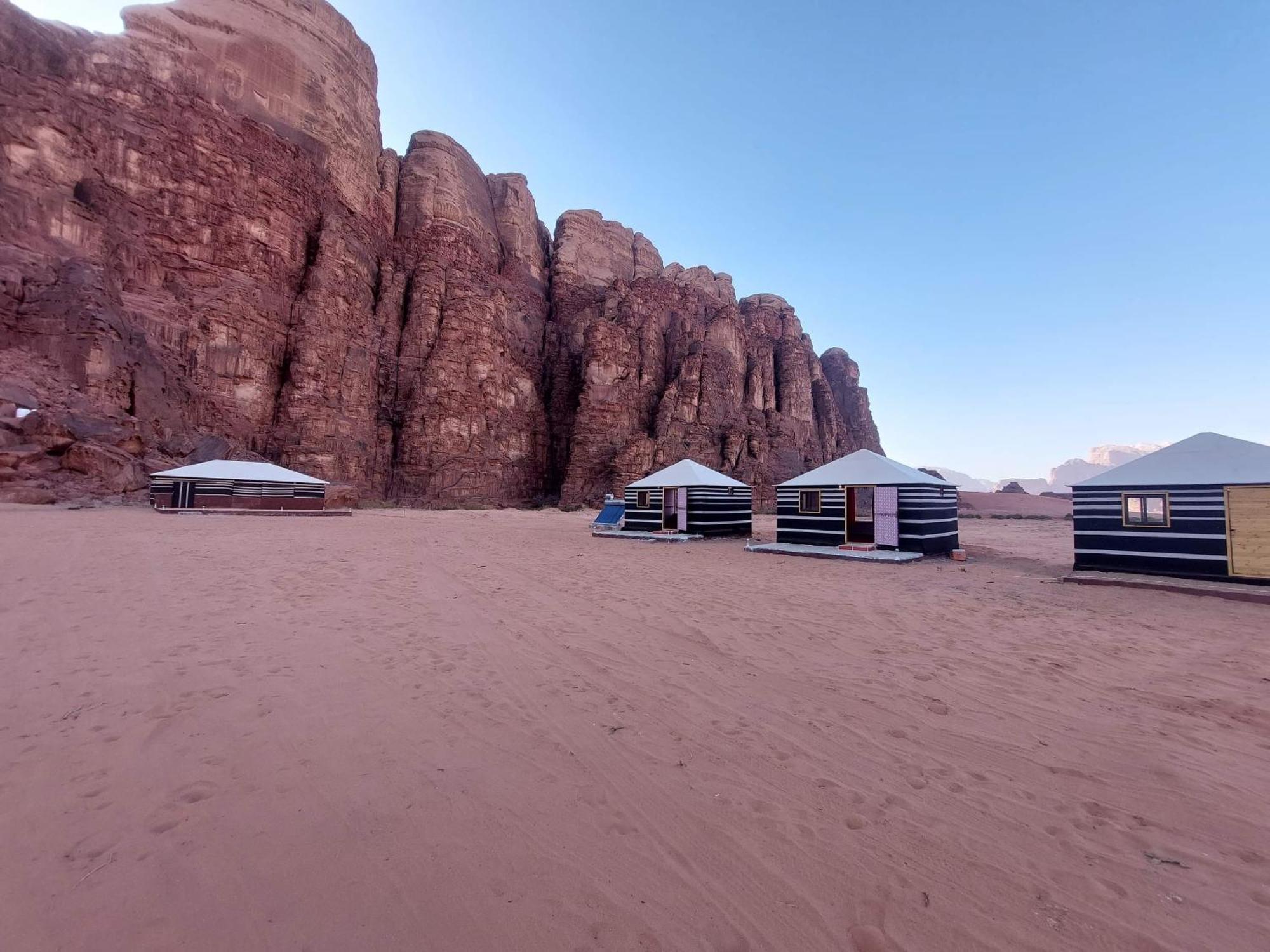 Authentic Bedouin Camp Вади-Рам Экстерьер фото